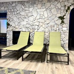 🏨 HOTEL-QUALITY Pool Lounge Chairs – Set of 3 for $200! 🏝️