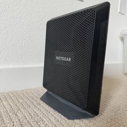 NETGEAR C7000v2 Cable Modem Router 