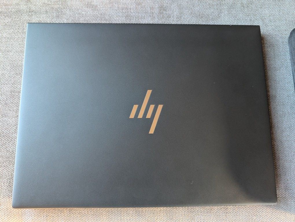 HP Dragonfly 13.5" G4 Notebook PC Wolf Pro Security Edition