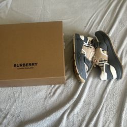 Burberry Shoes Size 9