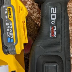 DEWALT 20V MAX LITHIUM ION BRUSHLESS CORDLESS  RECIPROCATING SAW  WITH FLEXVOLT ADVANTAGE   WITH.  HIGH CAPACITY POWERSTACK 5.0AH BATTERY 