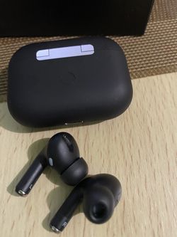 EARBUDS BLACK MATTE SILICONED LUXURIOUS NEVER has Been Used Perfect Fast Connects Cellphones , NOT APLLE nice Device Cheaper Only Pick Up It 