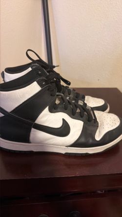 Nike panda dunks size 10.5