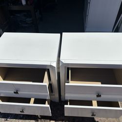 2 White Naitstand 