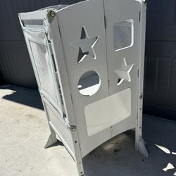 Kitchen Helper Toddler Tower 