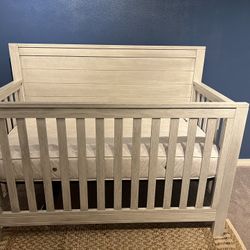 Davinci 4 In One Crib. Great Condition