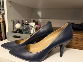 Women’s Michael Kors Navy Heels Size 9
