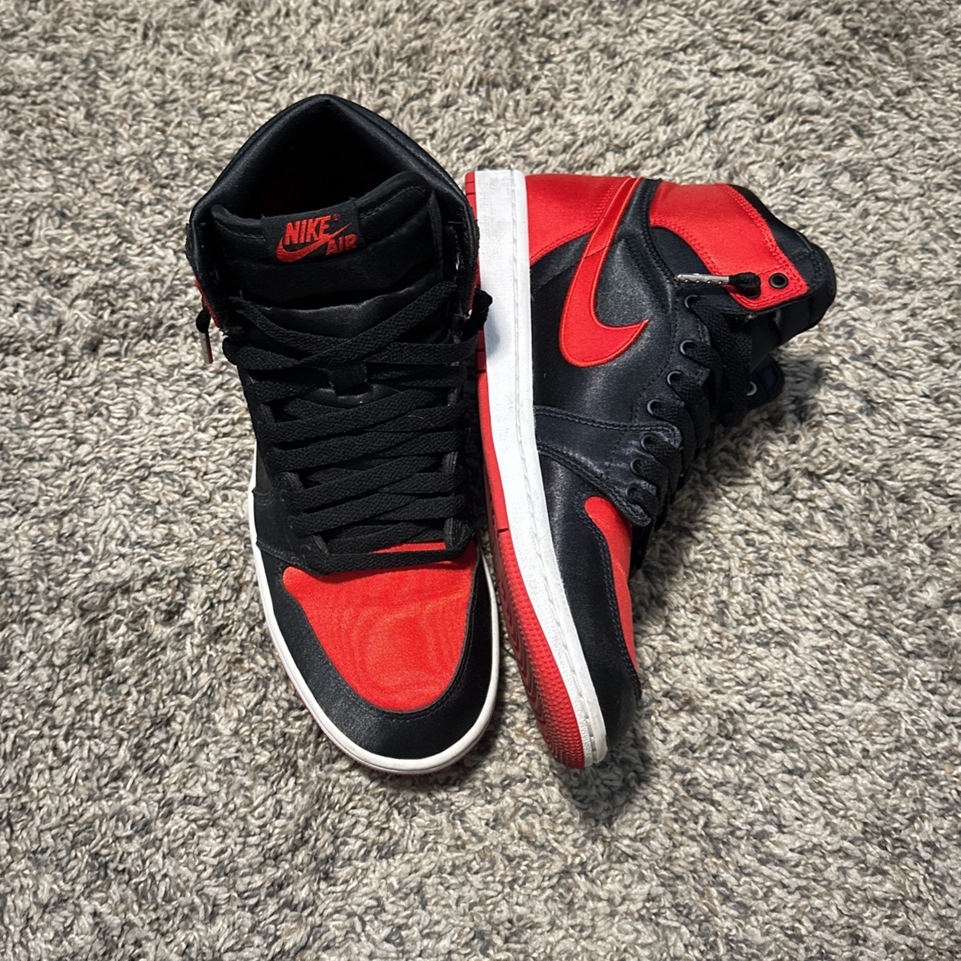 Jordan 1 Satin Red Size 8.5 Men