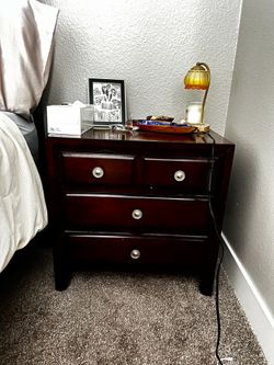BEDROOM SET MUST GO