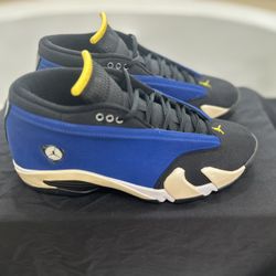 Air Jordan Retro Size 9m.     100$