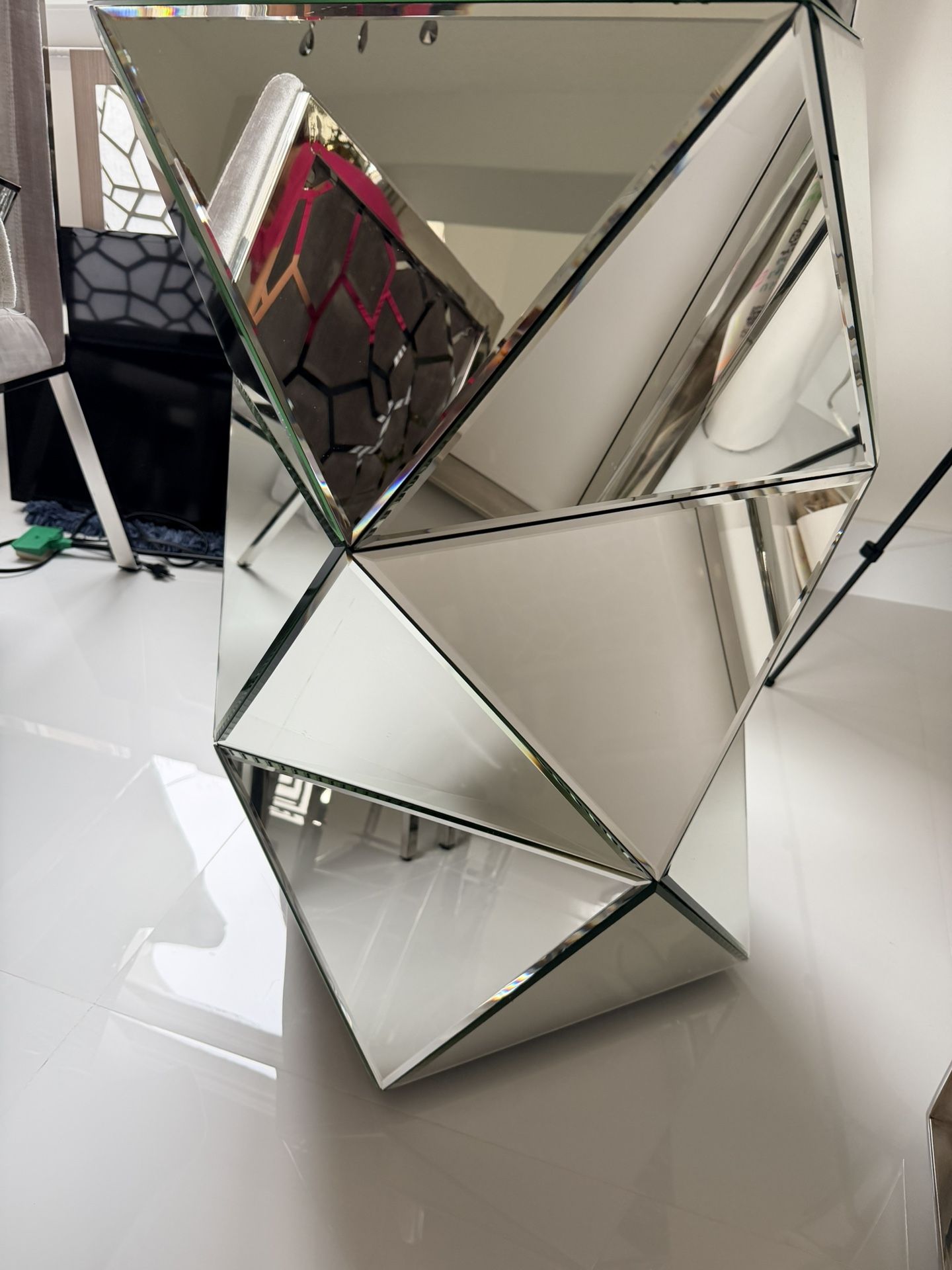 El Dorado Mirror Pedestal