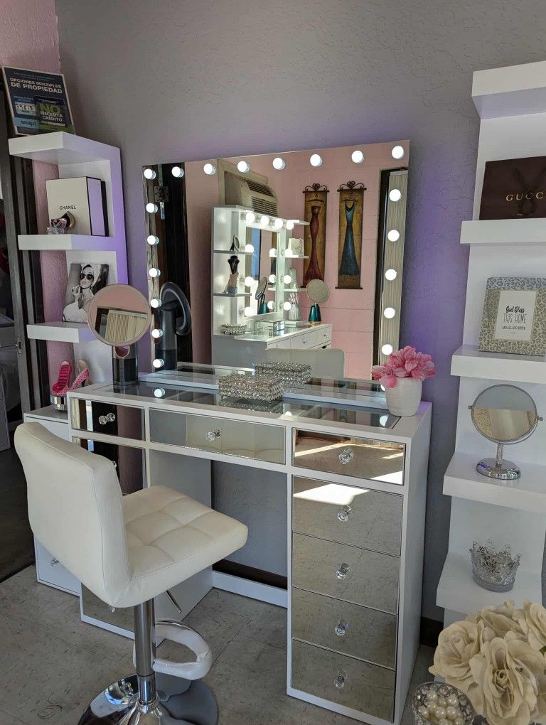 Vanity with Bluetooth 