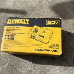Dewalt  DCB118 Fast Charger