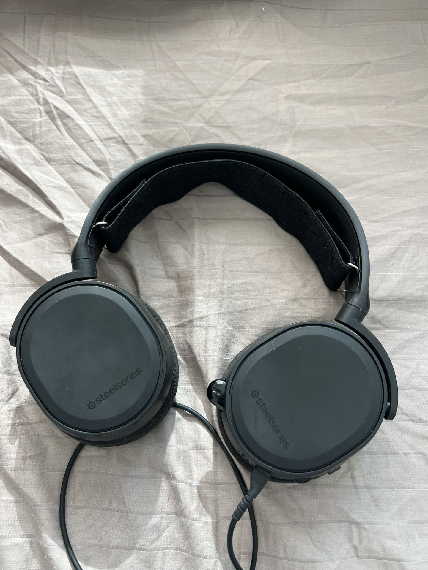 SteelSeries Arctis Pro (Wired) Gaming Headset