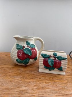 Vintage Country Farmhouse Ribbed Apple Pitcher & Holder Set