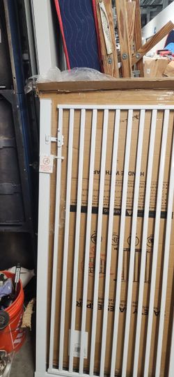 Richelle Extra Tall Cat safety gate