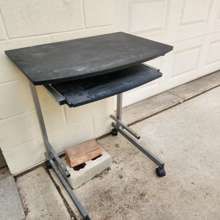 Computer desk on casters