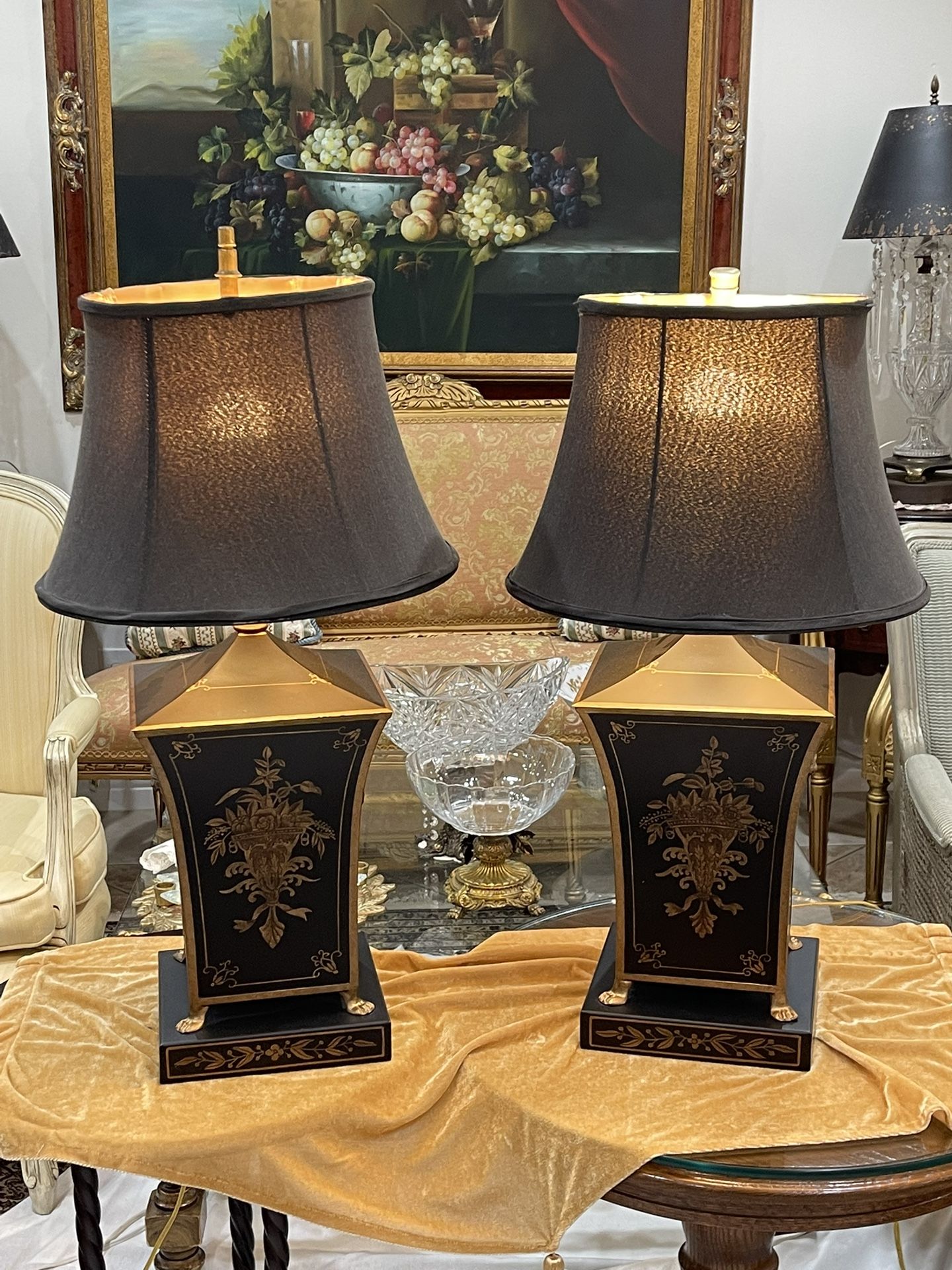 Pair of Gorgeous Mid Century Black & Gold Chinoiserie Hand Painted Lamps🌷