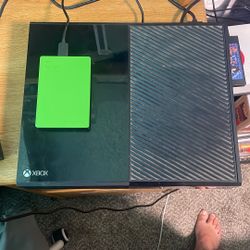 Xbox One W/ 1TB External Storage + Games & Controller