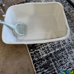 New Kitty Litter Box And Scoop - $10