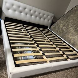 King Zise  White Bed Frame 