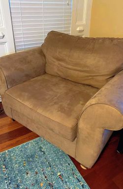 Oversized Comfy Beige/Tan Armchair – Great Condition