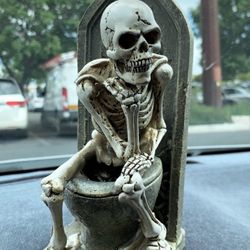 Skeleton Mini Statue