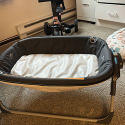 Portable Small Infant Bassinet 