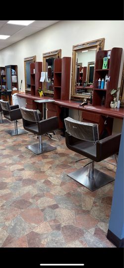 7 salon stations
