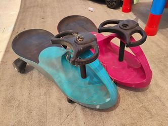 2 Wiggle cars for kids