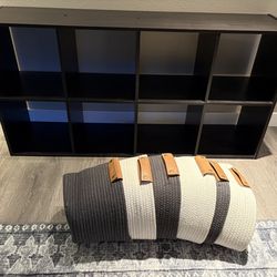 8 Cubed Shelf With Baskets