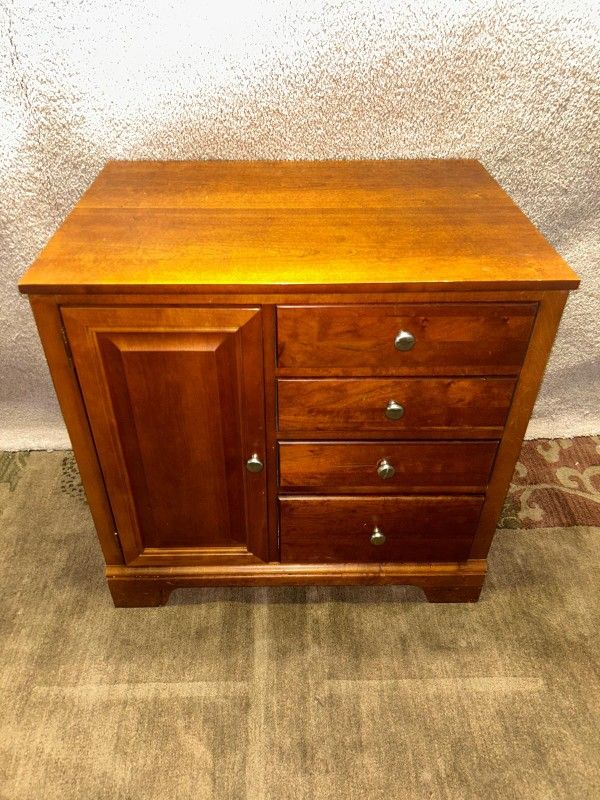 Dresser