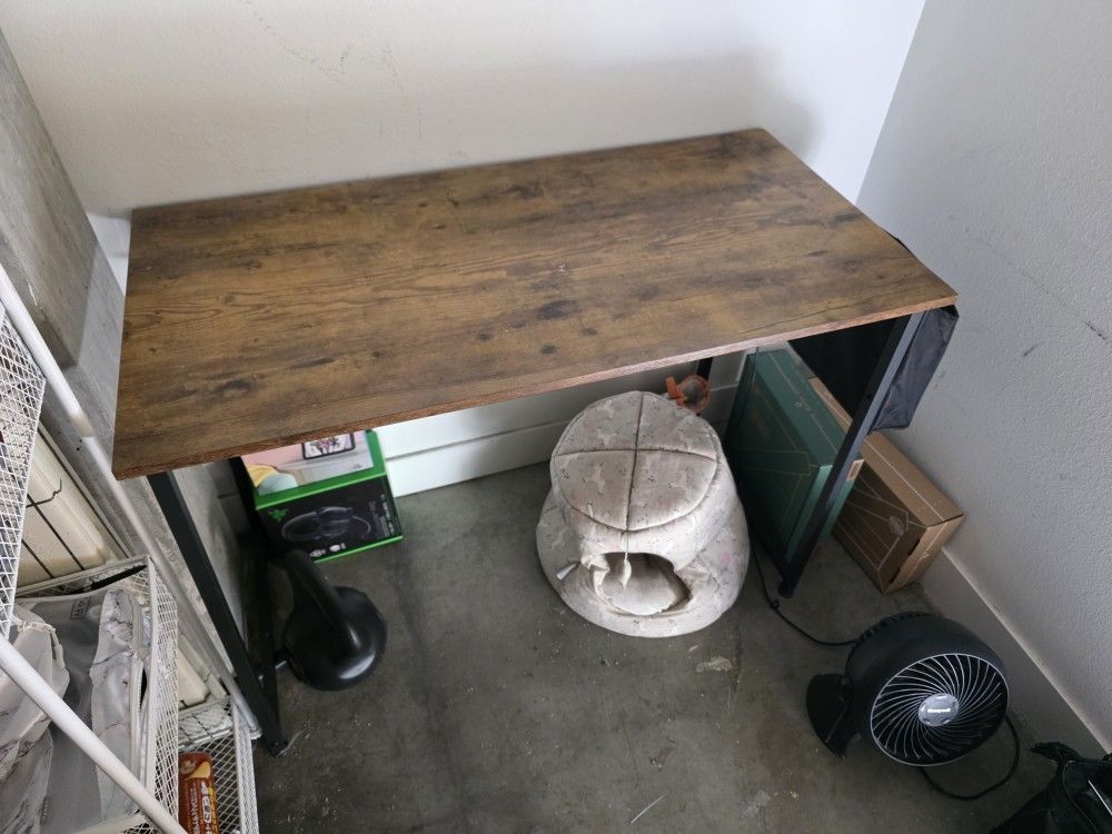 Small Desk With Side Organizer