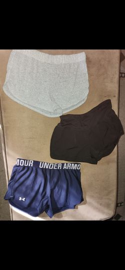 4 Women's Athletic Shorts Size small