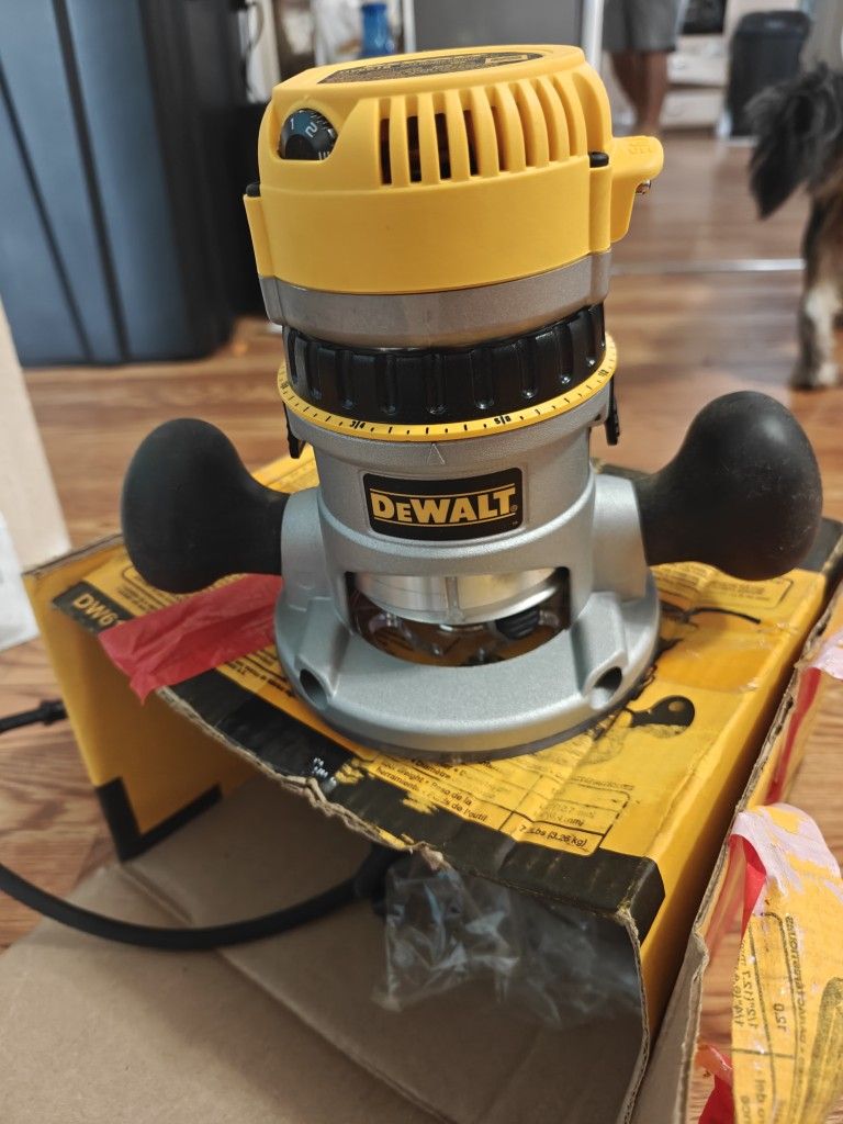 DeWalt Router