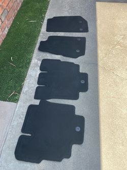 Jeep Wrangler JK OG floor mats.