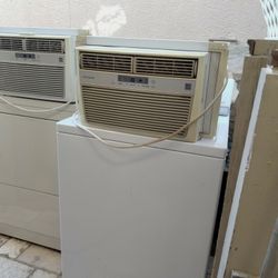 Frigidaire AC Window Refrigeration Unit