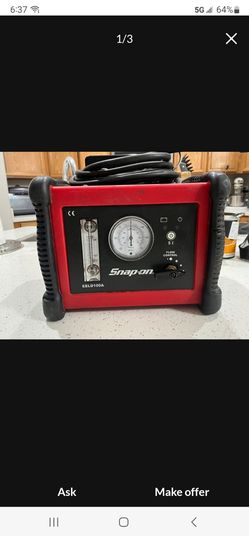 Snap on smoke leak detector