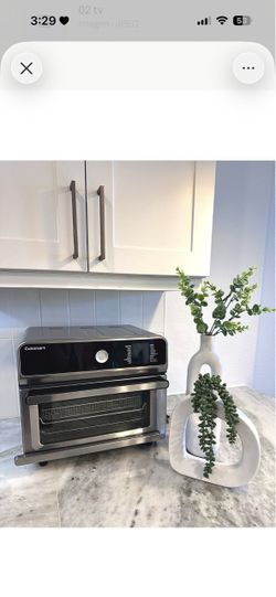 Español: Horno Cuisinart Air Fryer de acero inoxidable. English: Cuisinart Stainless Steel Air Fryer Toaster Oven.