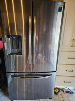 Kitchen appliances set(refrigerator, stove, dishwasher and microwave)