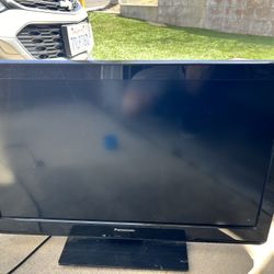 Panasonic 32 Inch LCD TV