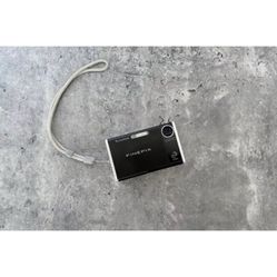 NEAR MINT Fujifilm Finepix Z1 digital camera