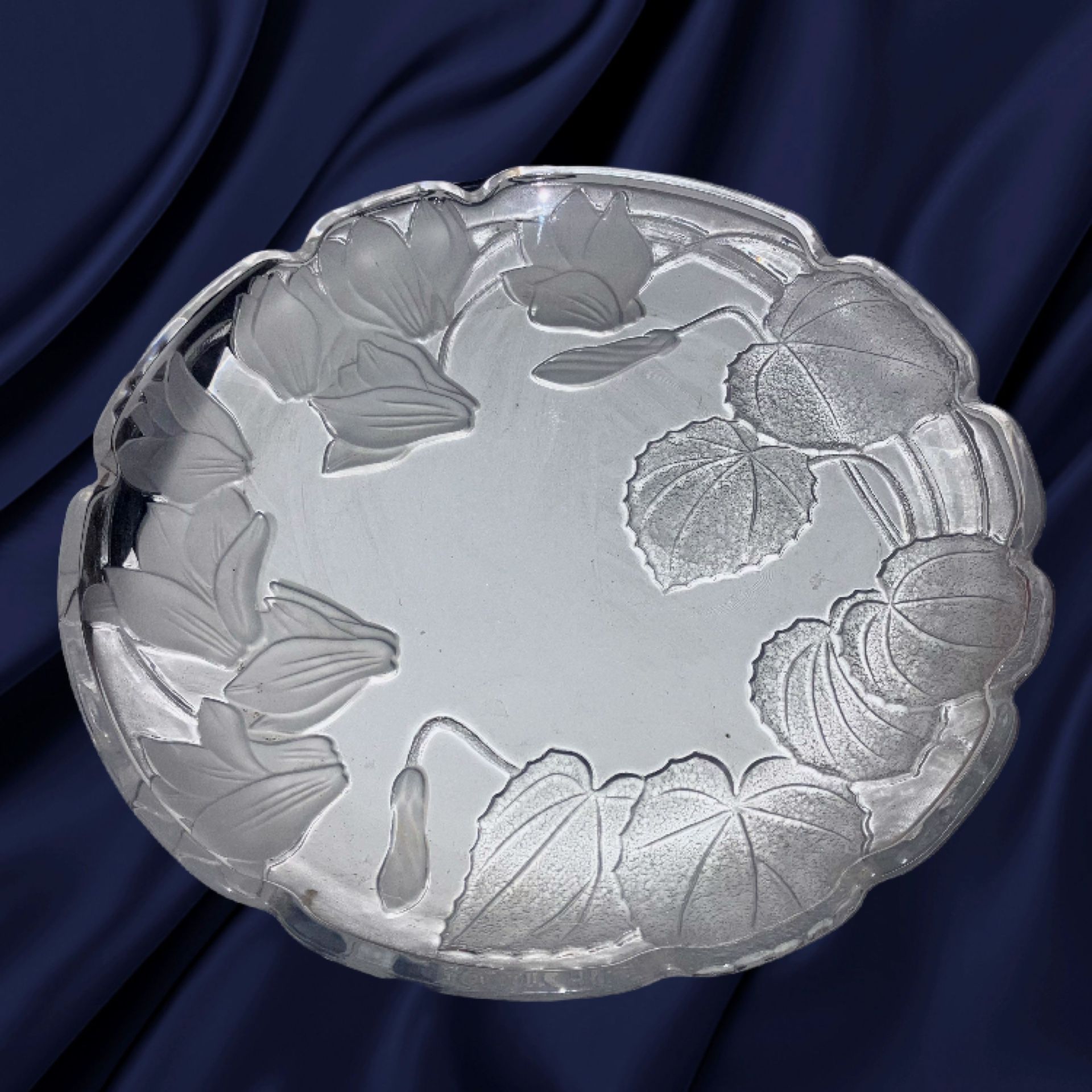 FIFTH AVENUE LARGE ROUND CRYSTAL PLATTER