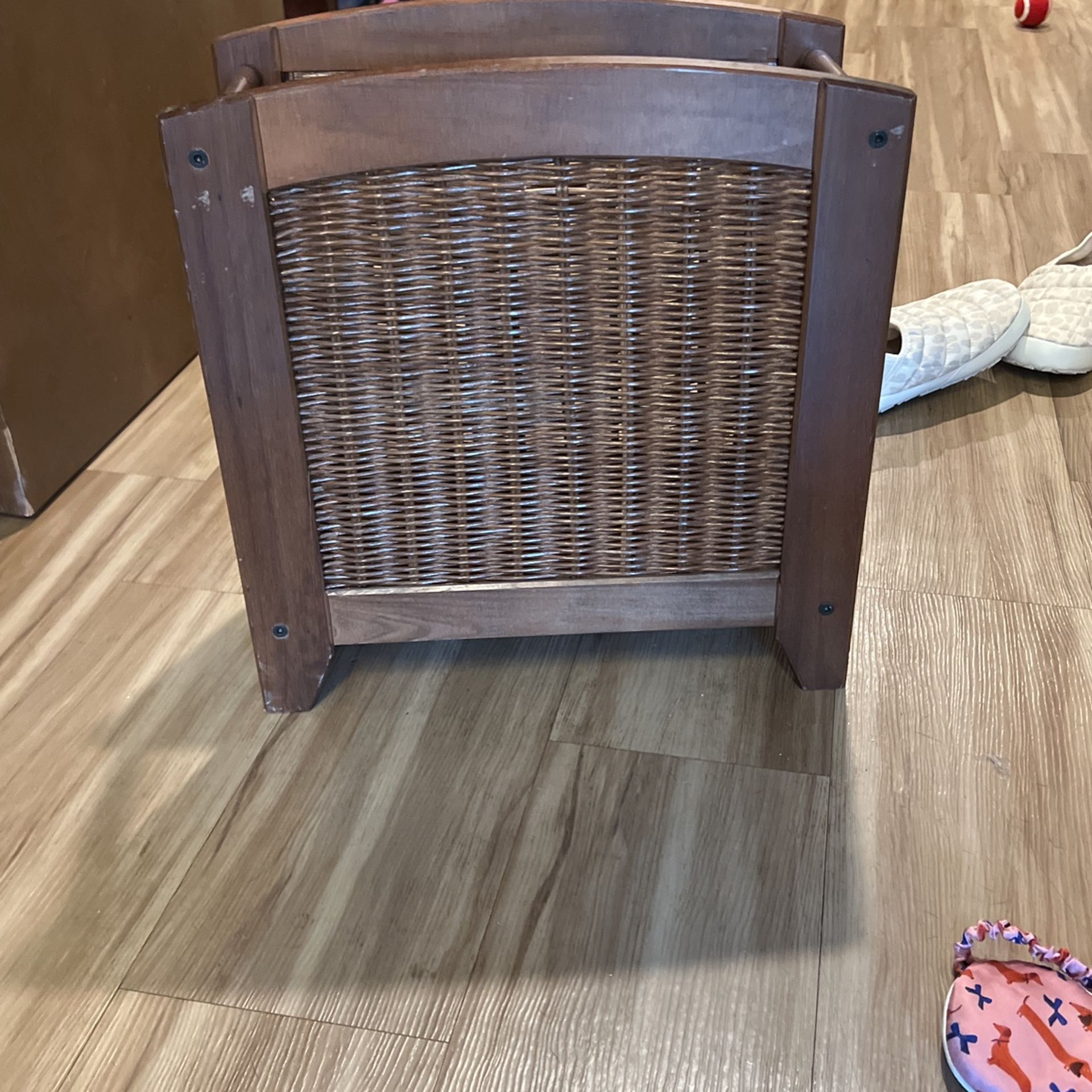 Magazine Rack / Blanket Basket 