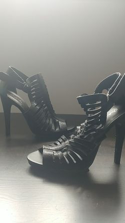 High heels shoes