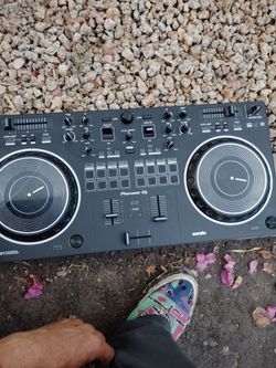 Pioneer DJ DDJ-REV1 DJ Controller