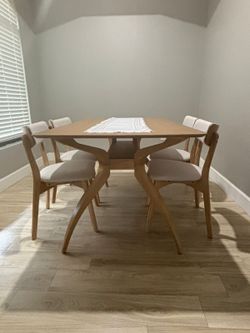 Bryona 4 - Person Trestle Dining Set
