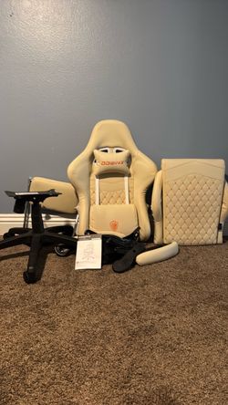 Gaming desk chair