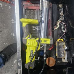 Ryobi Grease  Gun