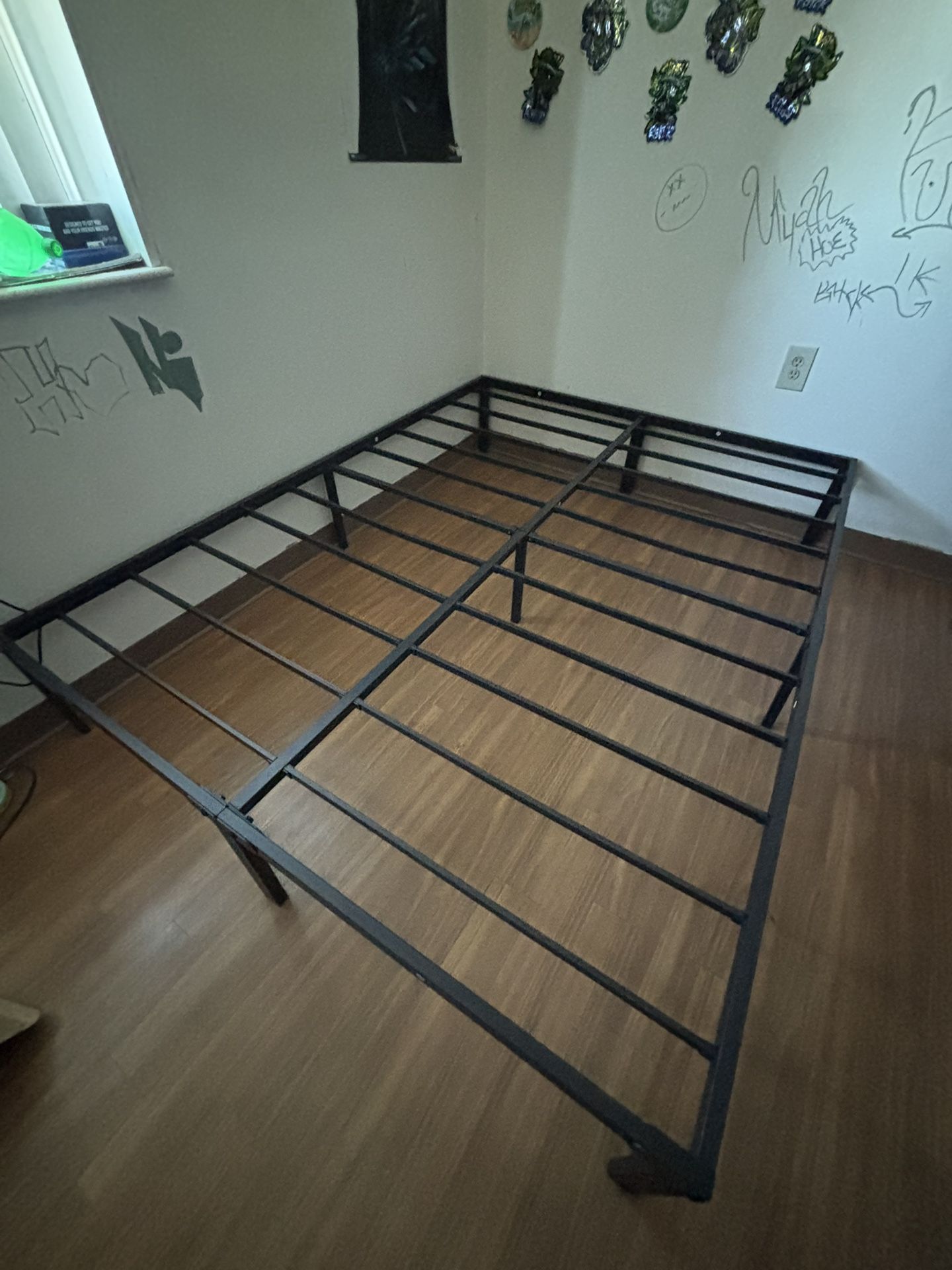 Queen Size Metal Bed Frame